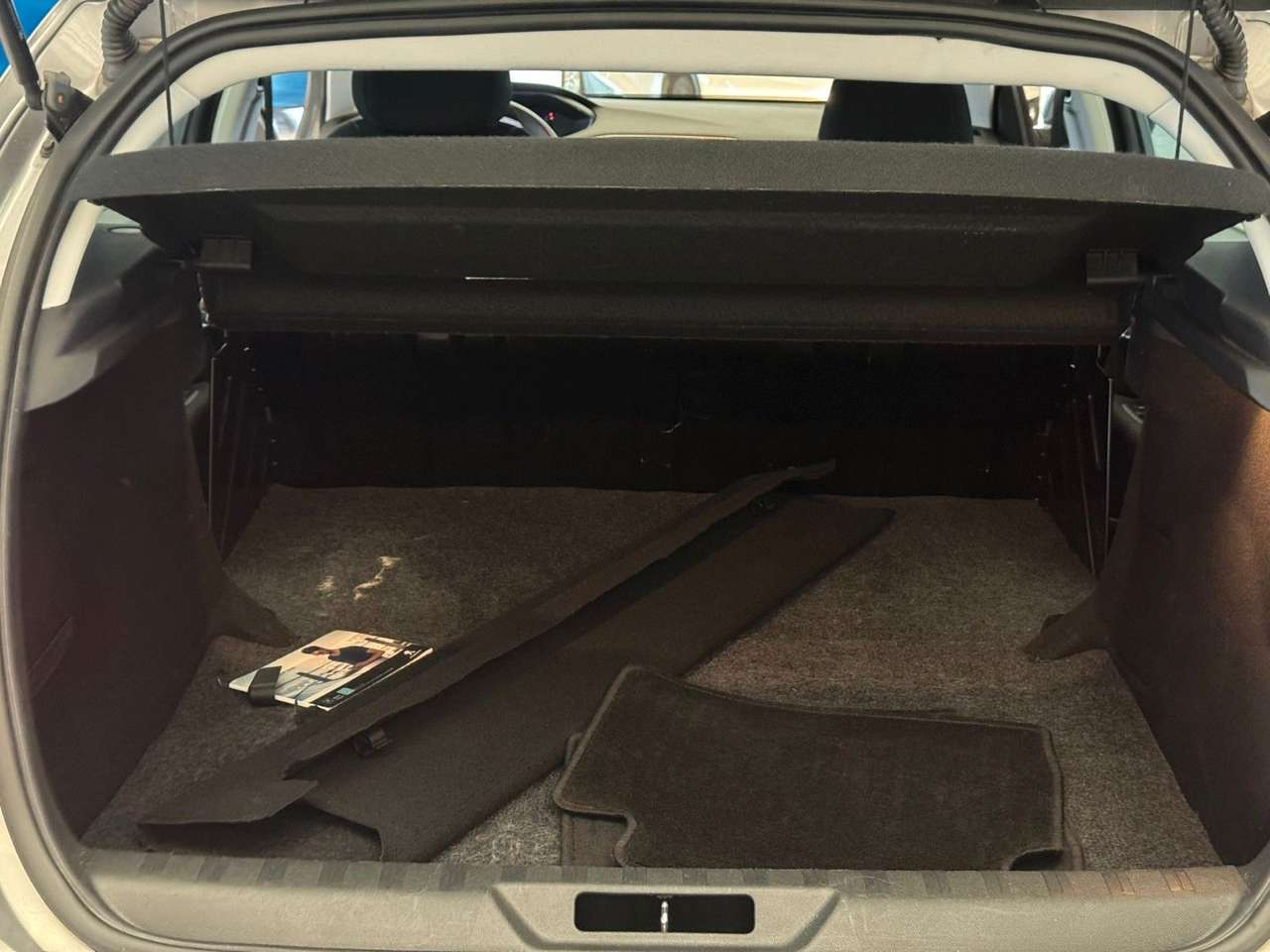 Peugeot 308  1.5 HDI 110 PFLEGEFAHRZEUG SPARSAM