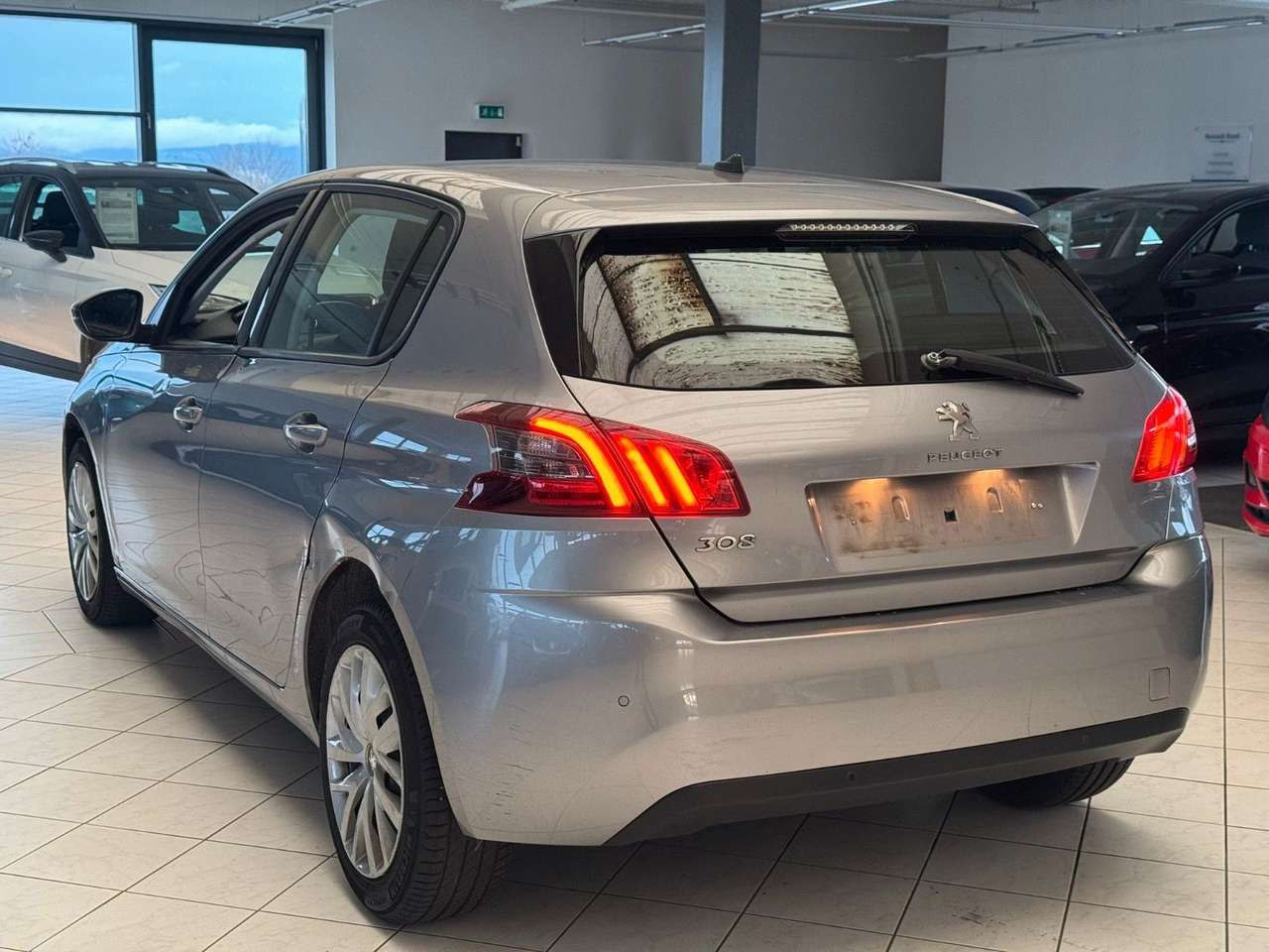 Peugeot 308  1.5 HDI 110 PFLEGEFAHRZEUG SPARSAM