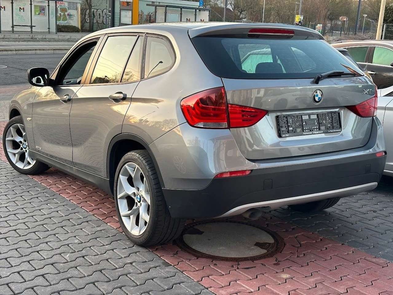 BMW X1  18d sDrive Automatik Becherhalter TÜV NEU