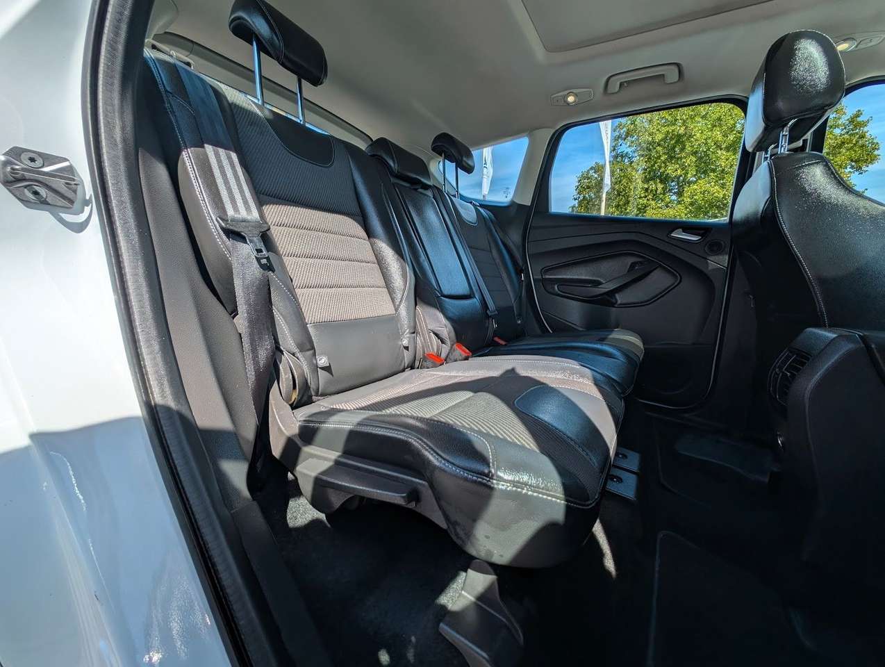 Ford Kuga  Individual Automatik BiXenon Panorama Leder