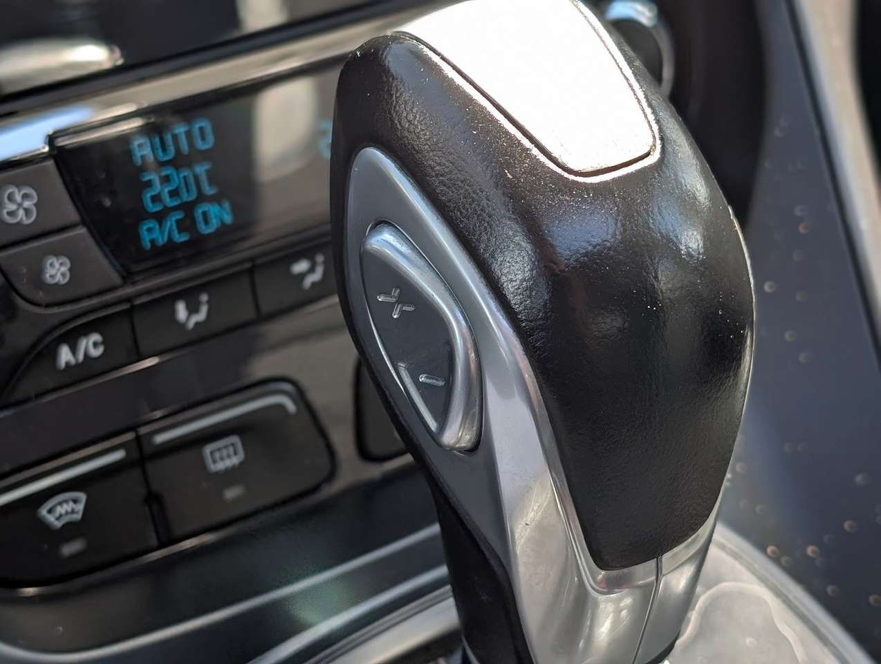 Ford Kuga  Individual Automatik BiXenon Panorama Leder