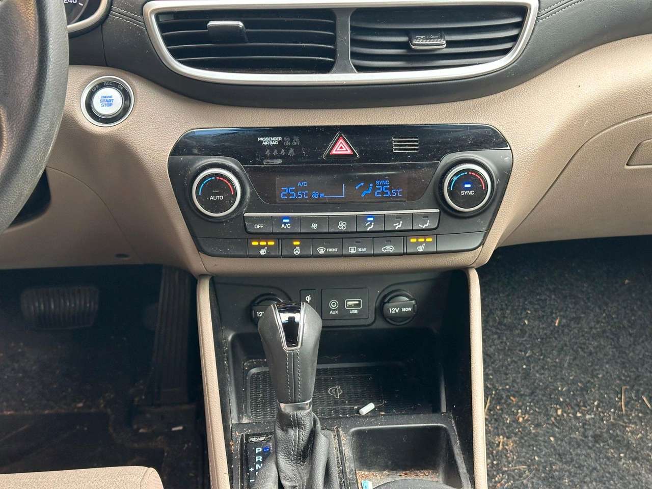 Hyundai TUCSON  Premium 2WD Automatik Kamera LED 4xSitzHZ