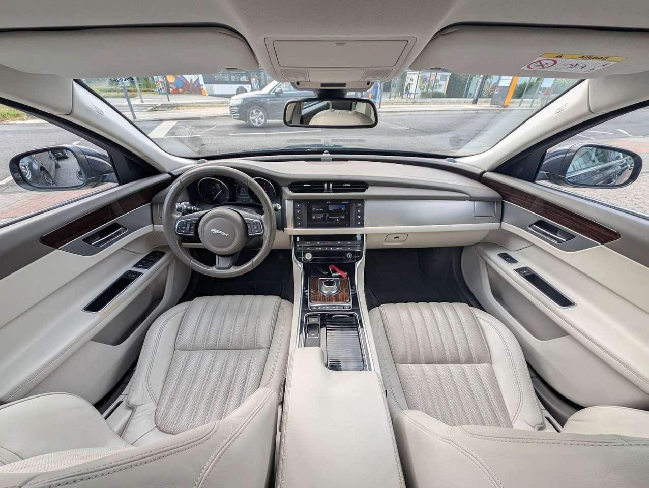 Jaguar XF  20d Portfolio 8G LED NAVI LEDER KAMERA ab199€