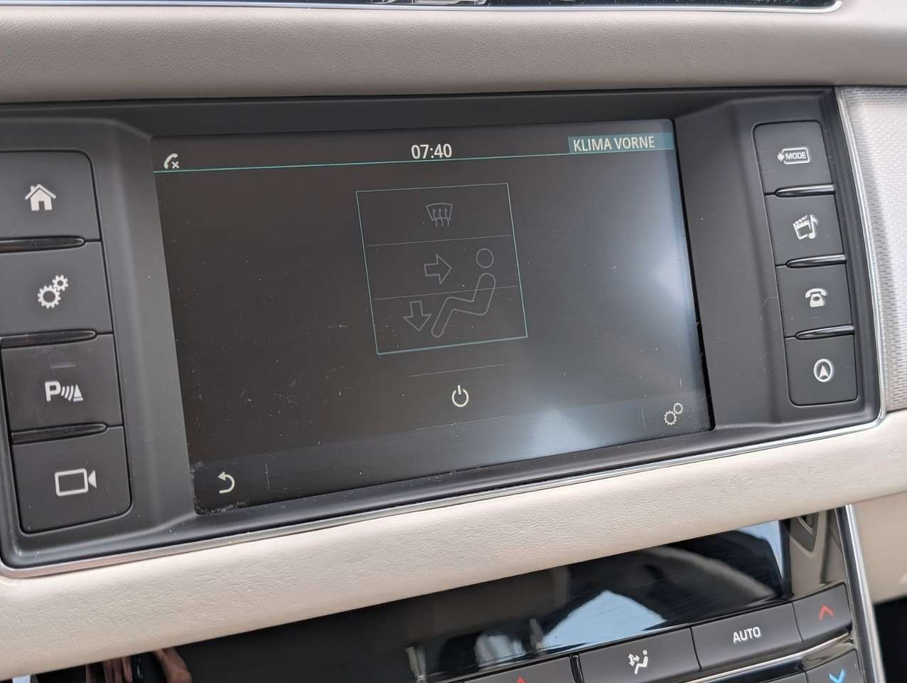 Jaguar XF  20d Portfolio 8G LED NAVI LEDER KAMERA ab199€