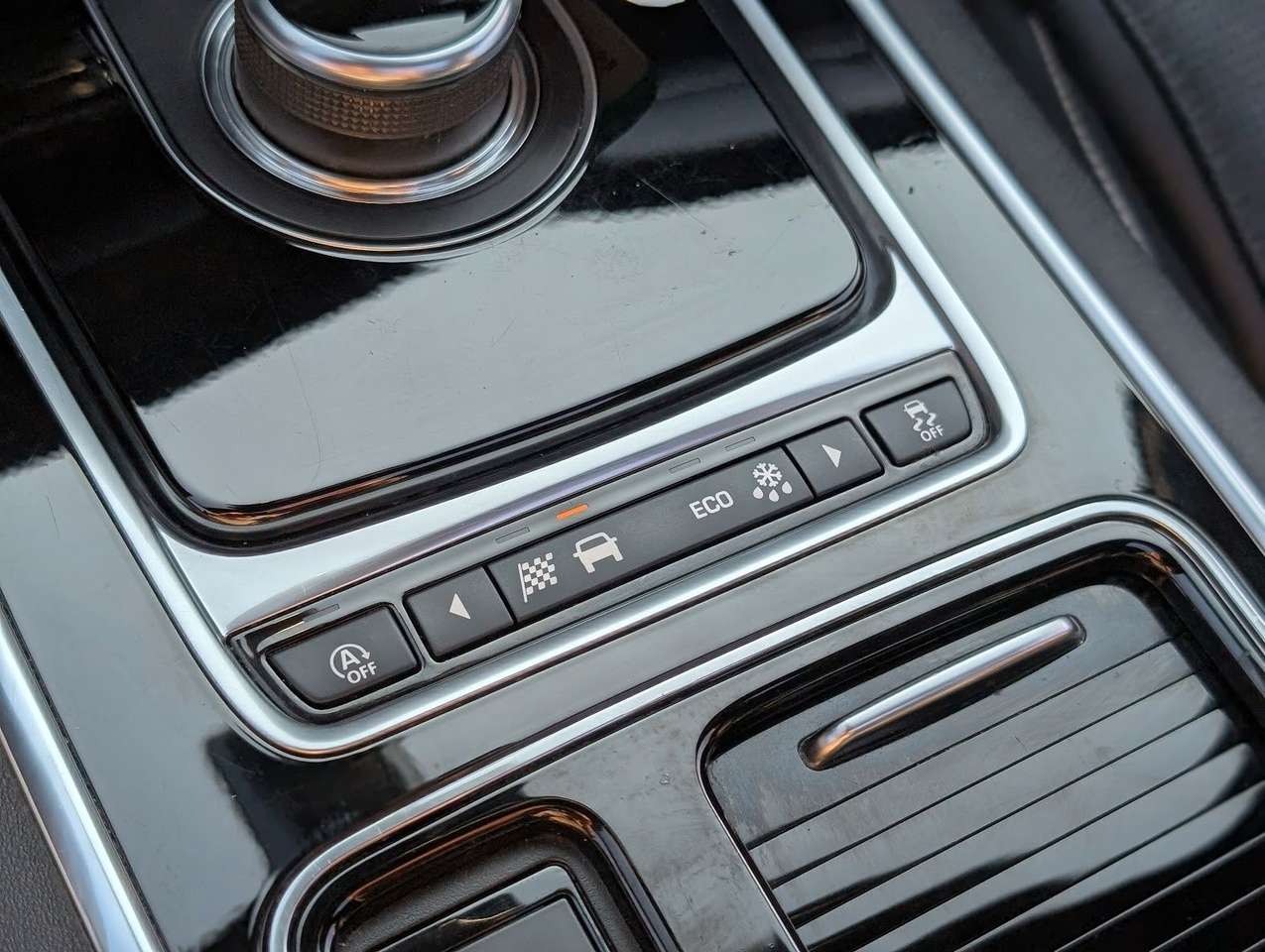 Jaguar XF  R-Sport 1 Hand. Schiebedach. Navi. Bi-Xenon.