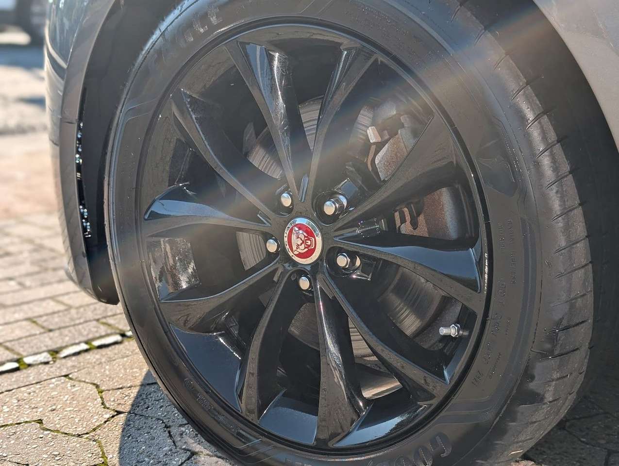 Jaguar XF  R-Sport 1 Hand. Schiebedach. Navi. Bi-Xenon.
