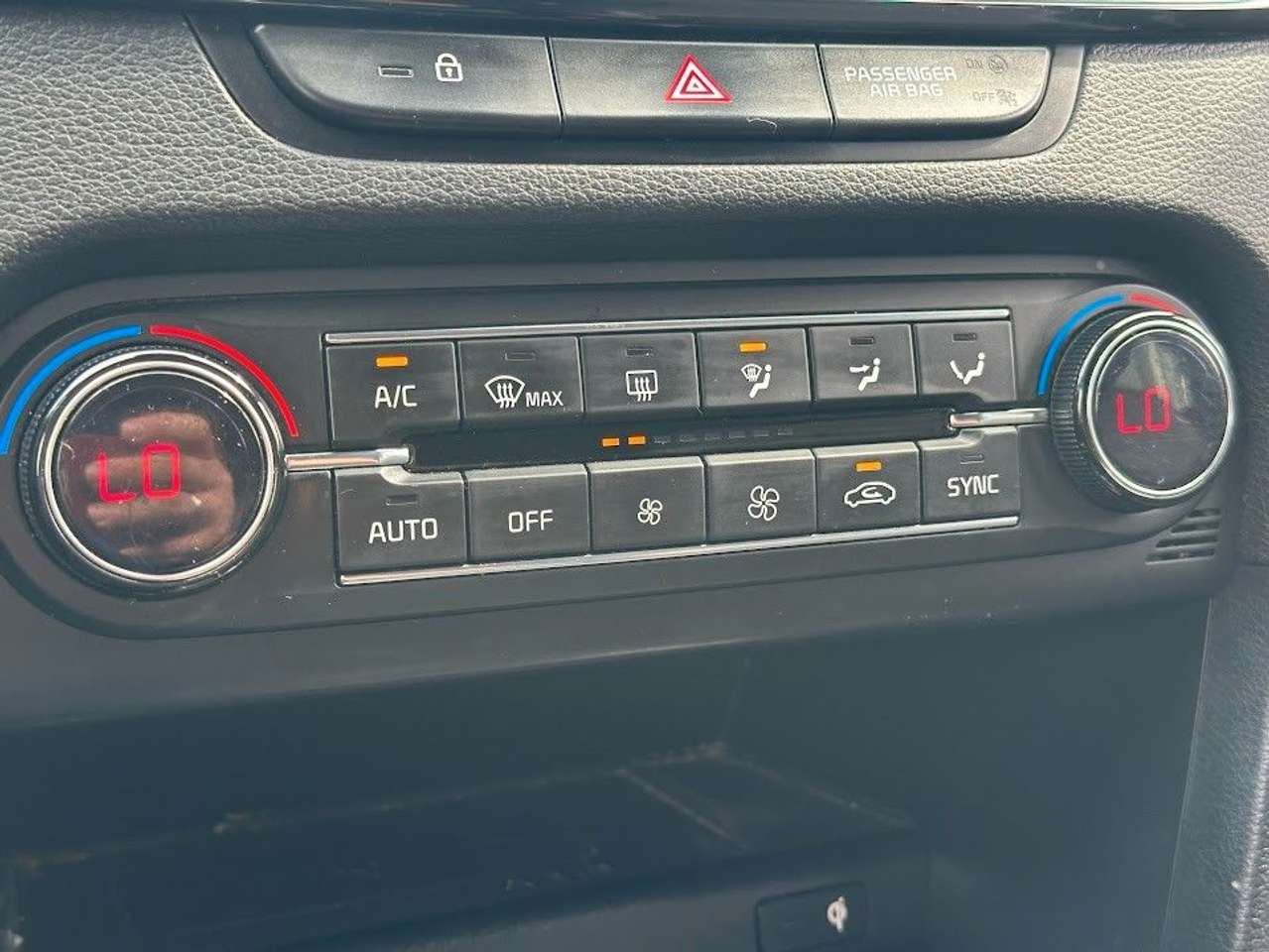 Kia Ceed / cee'd  1.6 CRDI Automatik Kamera NAVI Leder