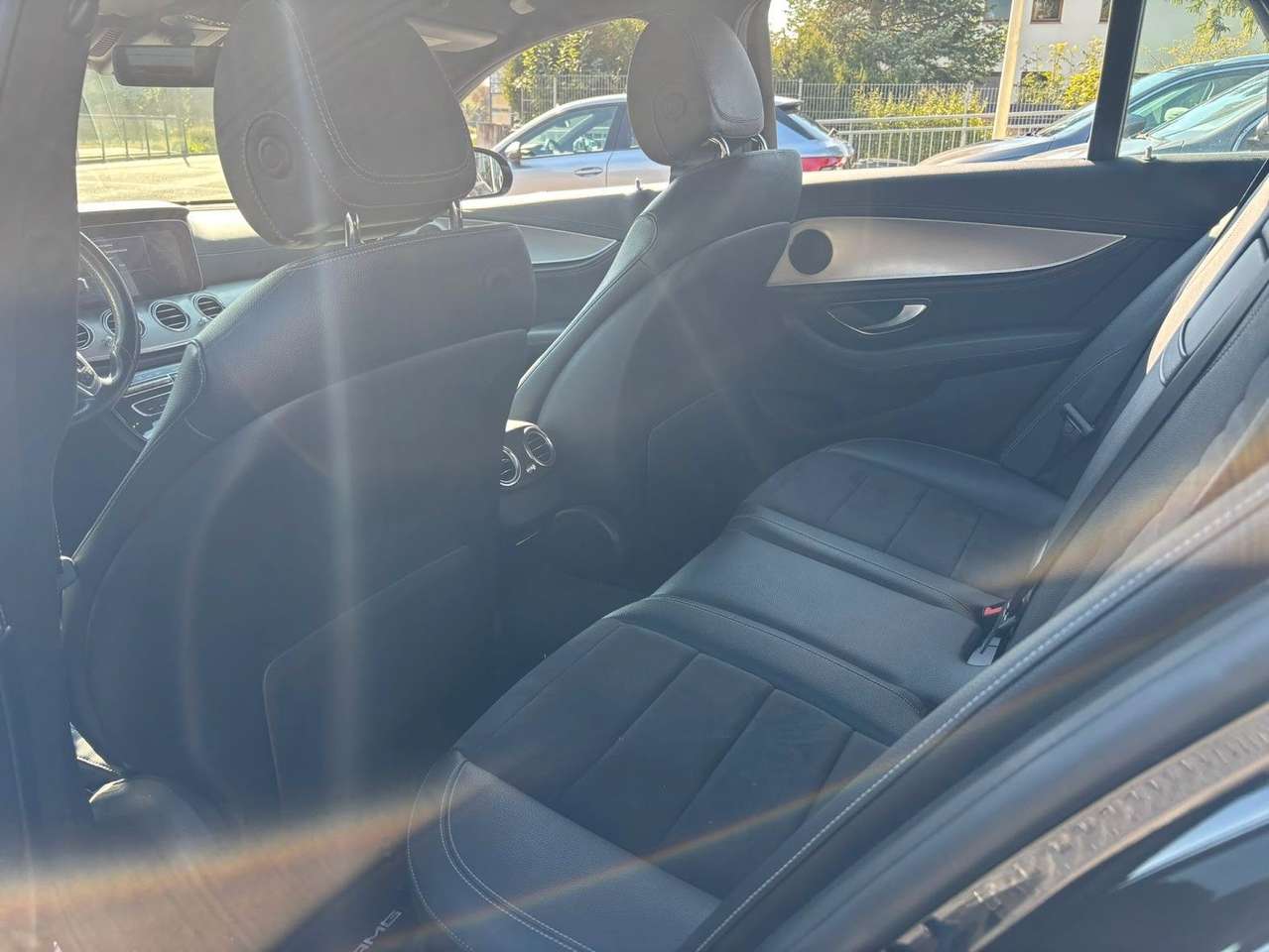 Mercedes-Benz E 220  d 4Matic AMG-LINE. 1 Hand. Navi. Sitzh.
