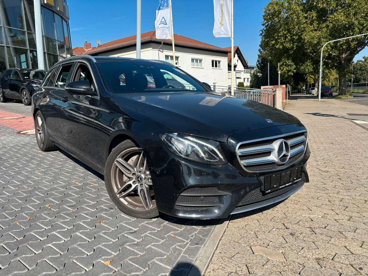 Mercedes-Benz E 220  d 4Matic AMG-LINE. 1 Hand. Navi. Sitzh.