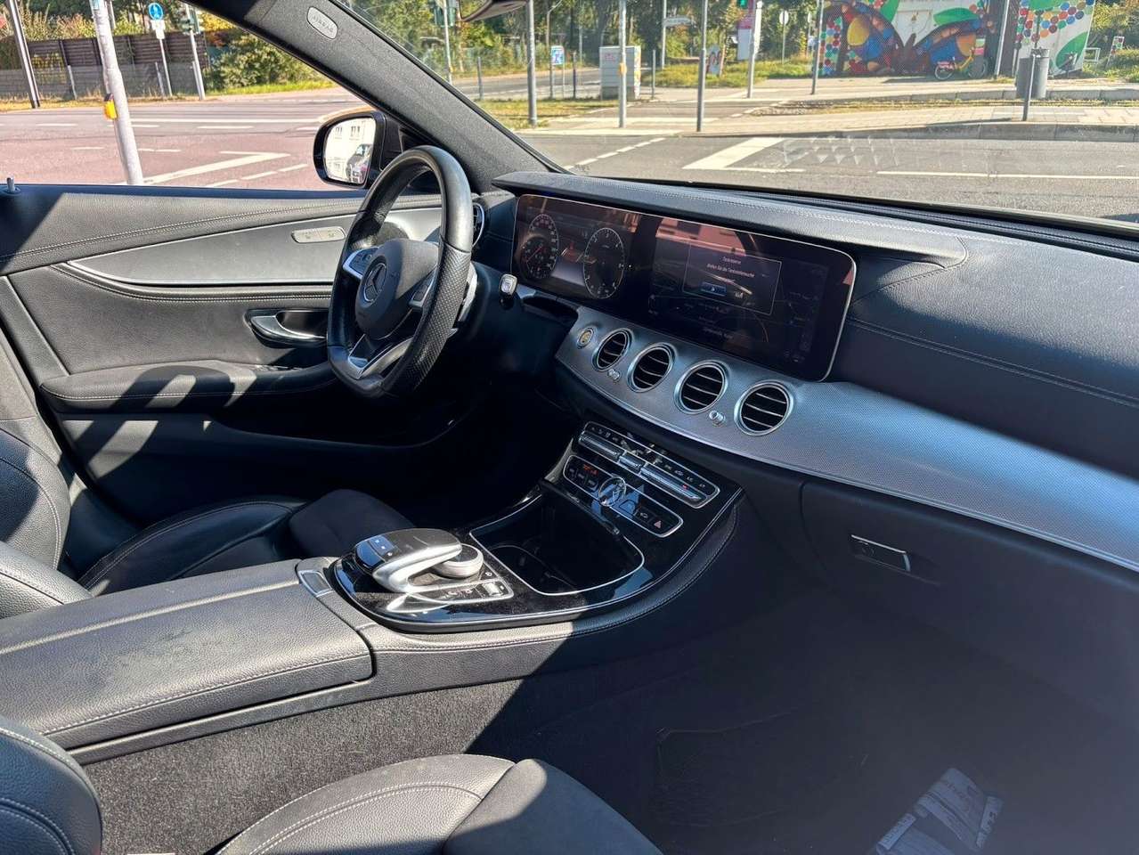 Mercedes-Benz E 220  d 4Matic AMG-LINE. 1 Hand. Navi. Sitzh.