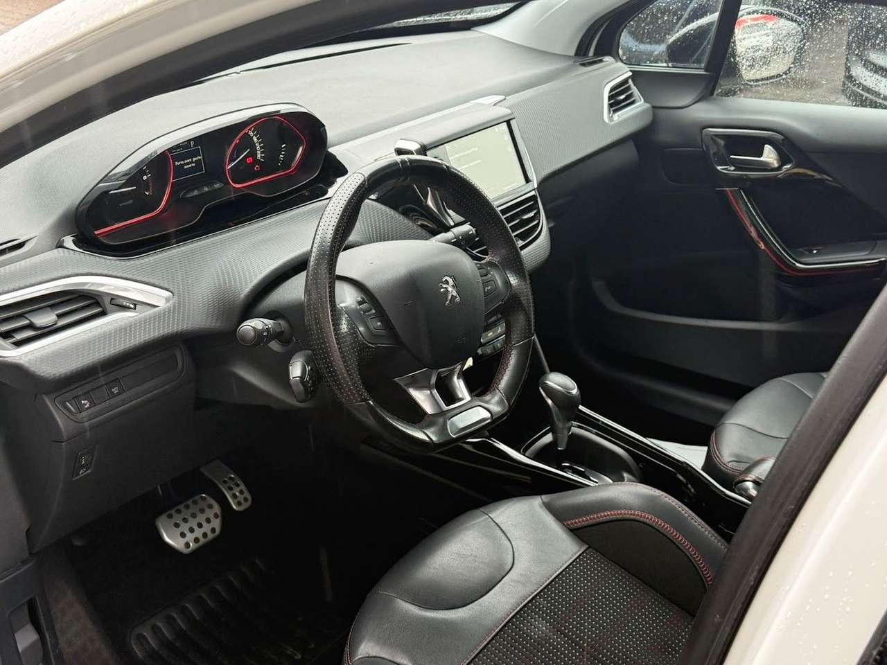 Peugeot 2008  GT Line*AUTOMATIK*NAVI*PDC*Kam*Kurvenlicht*