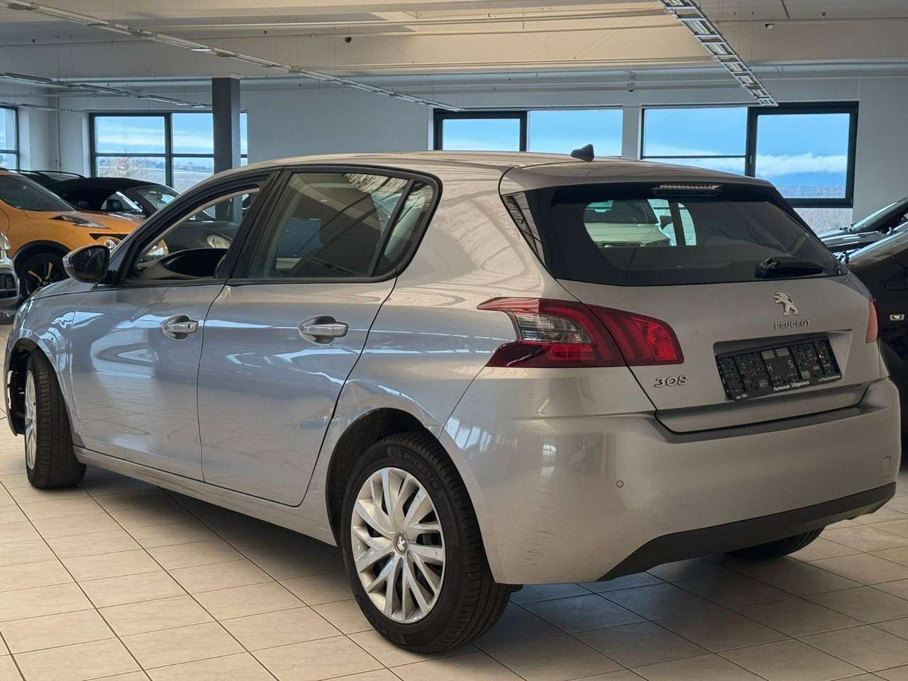 Peugeot 308  1.5 HDI 110 PFLEGEFAHRZEUG SPARSAM